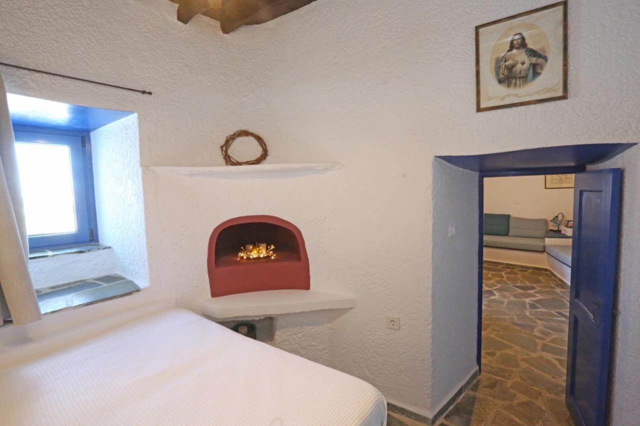 Le petit château Ano Syros Exterior foto