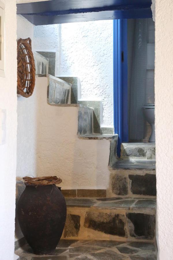 Le petit château Ano Syros Exterior foto