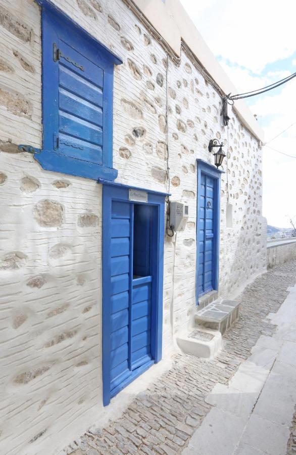 Le petit château Ano Syros Exterior foto