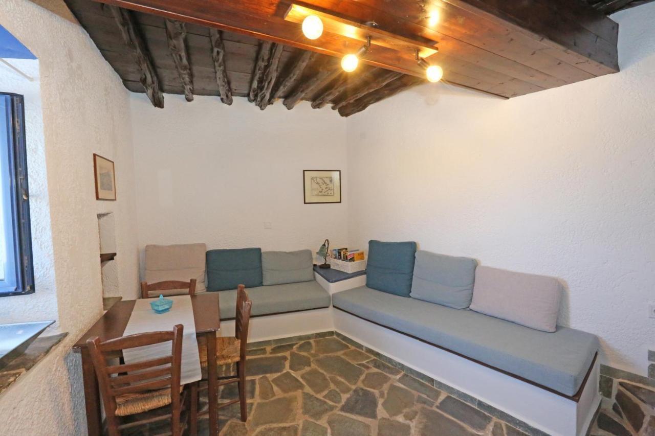 Le petit château Ano Syros Exterior foto
