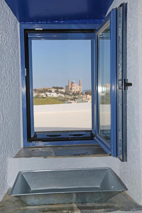 Le petit château Ano Syros Exterior foto