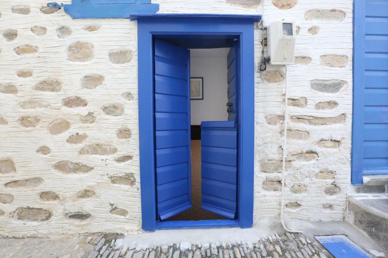 Le petit château Ano Syros Exterior foto