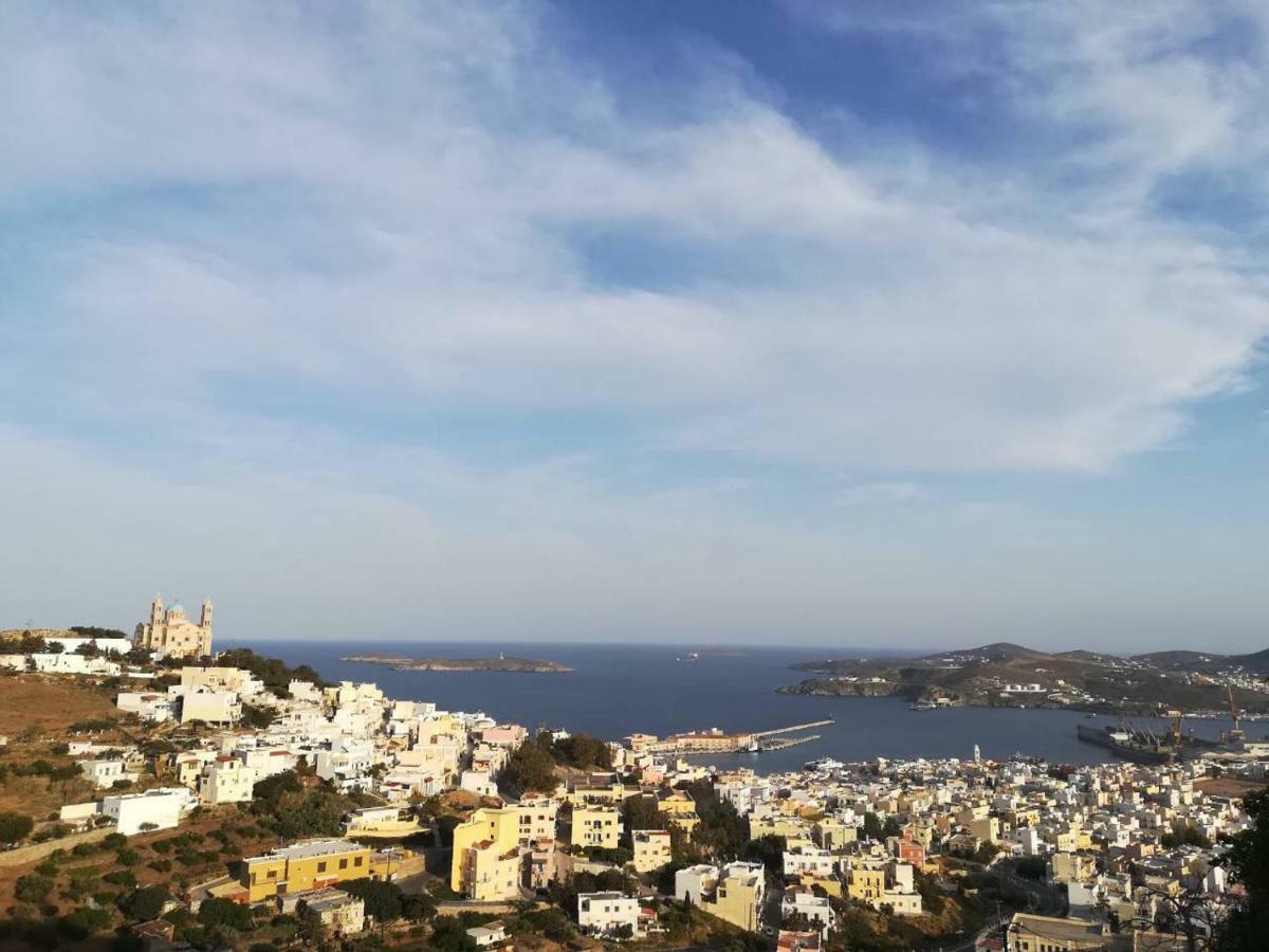 Le petit château Ano Syros Exterior foto